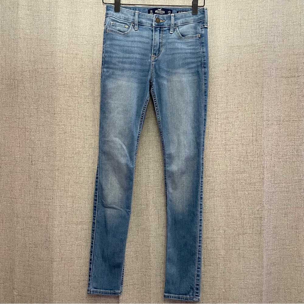 Hollister - Mid-Rise Medium Wash Super Skinny Jean
